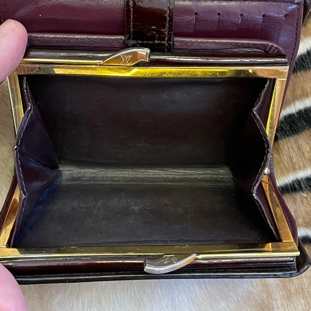 Beautiful Louis Vuitton Vernis Bifold French Kisslock Wallet -EUC - Picture 5 of 13